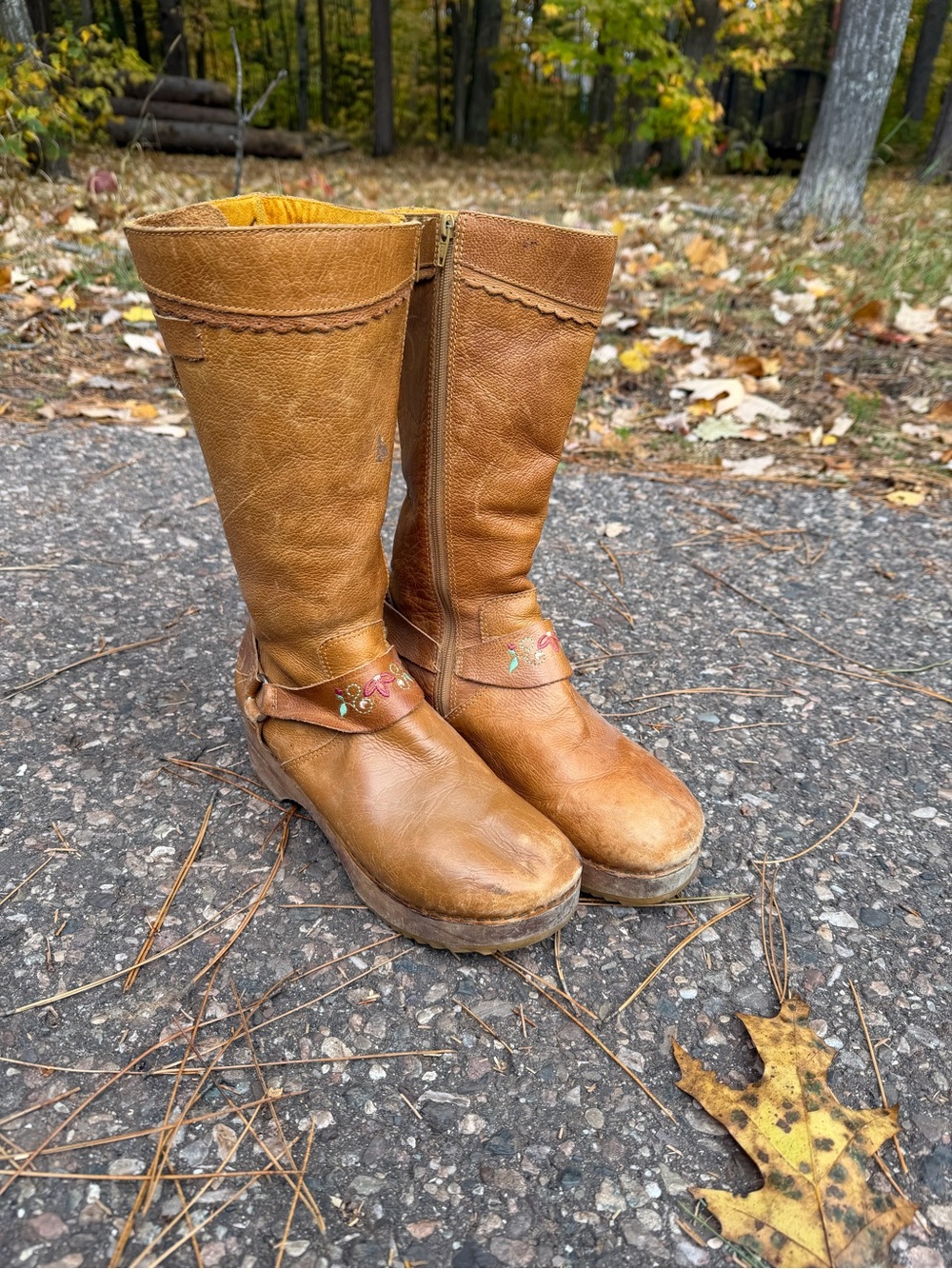 Hanna Andersson Brown Leather Mid-Calf Embroidered Boots
